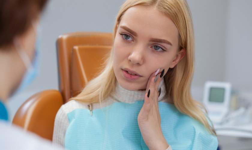 professional tips to manage pain after an emergency dental visit